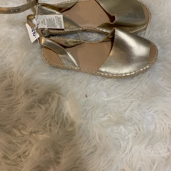 Gold sandals - Picture 2 of 2